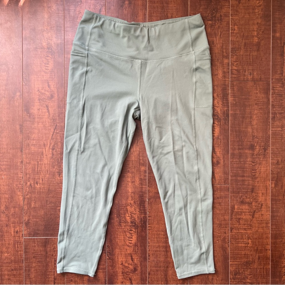 Skechers Sage Green Crop Pocket Leggings Medium